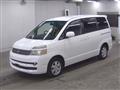 2005 Toyota Voxy