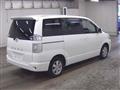 2005 Toyota Voxy