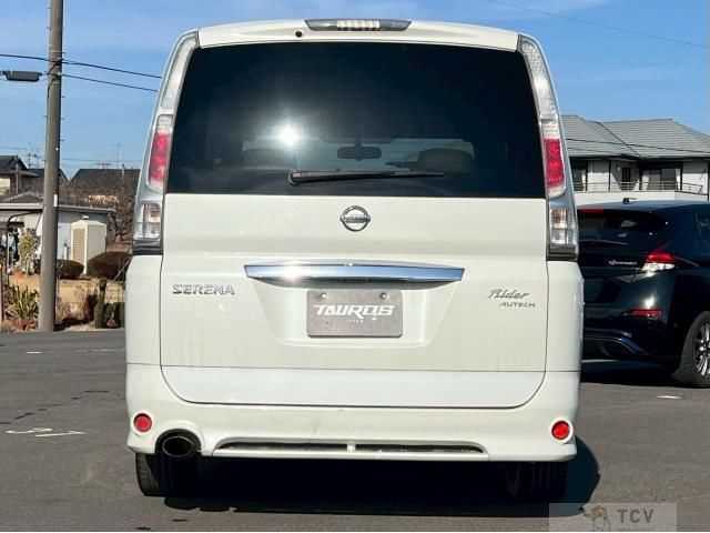 2005 Nissan Serena