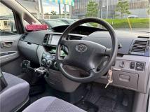 2004 Toyota Voxy