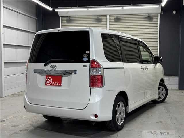 2009 Toyota Noah