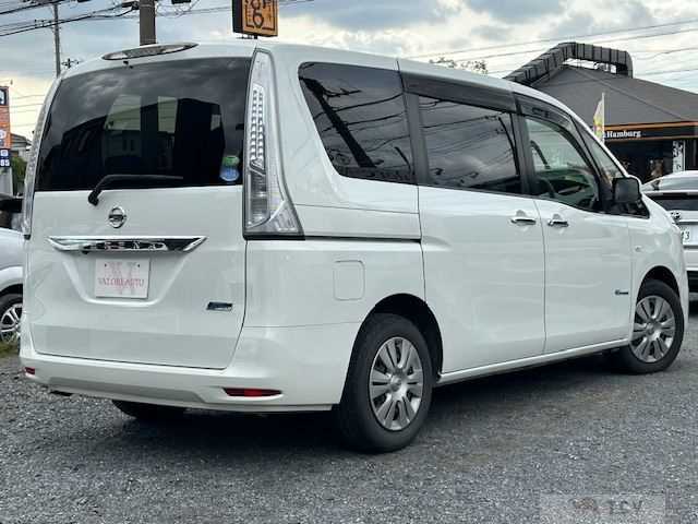 2013 Nissan Serena