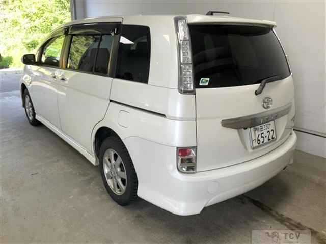 2012 Toyota Isis
