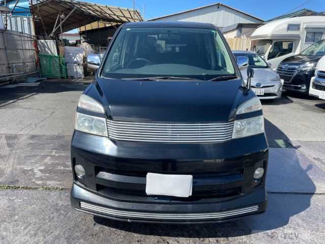2007 Toyota Voxy