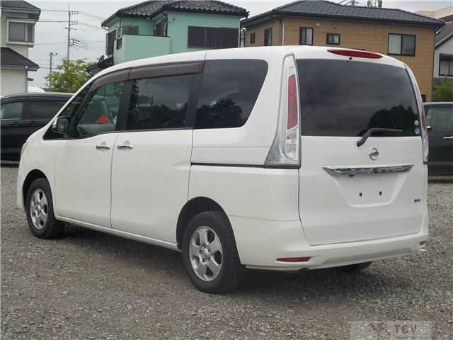 2011 Nissan Serena