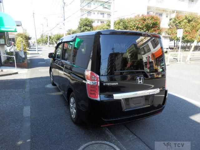 2013 Honda Step WGN