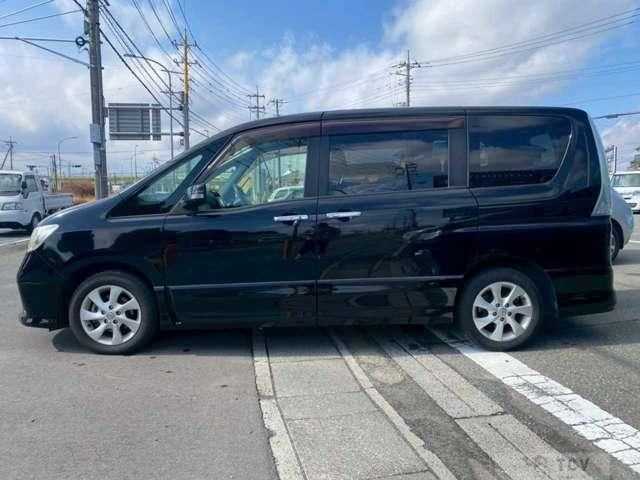 2011 Nissan Serena