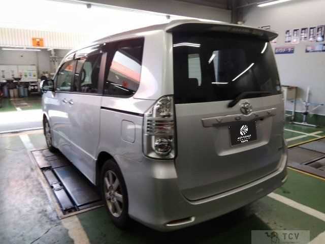 2009 Toyota Voxy