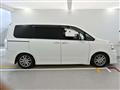 2010 Toyota Voxy