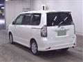 2007 Toyota Voxy