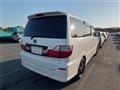 2005 Toyota Alphard