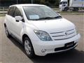 2004 Toyota IST