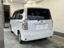 2011 Toyota Voxy