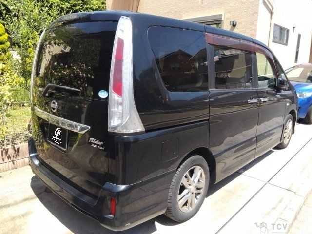 2011 Nissan Serena
