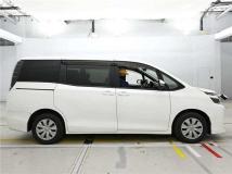 2016 Toyota Voxy