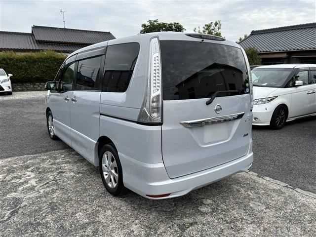 2013 Nissan Serena