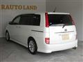 2010 Toyota Isis