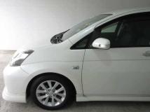 2010 Toyota Isis