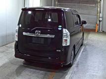 2013 Toyota Voxy