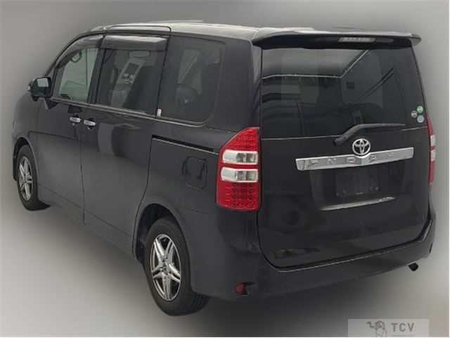 2013 Toyota Noah