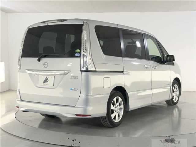 2013 Nissan Serena