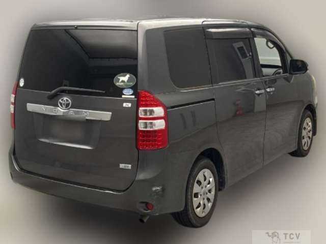 2012 Toyota Noah