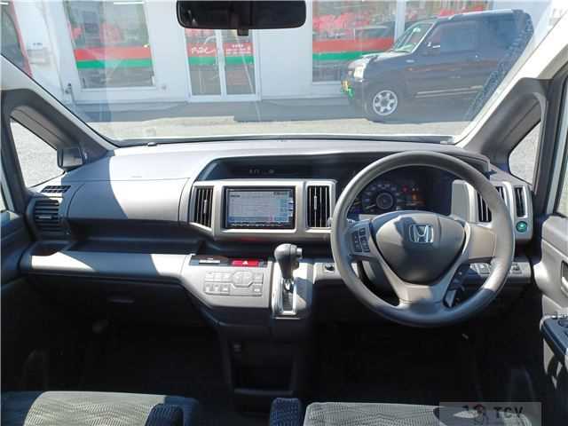 2013 Honda Step WGN