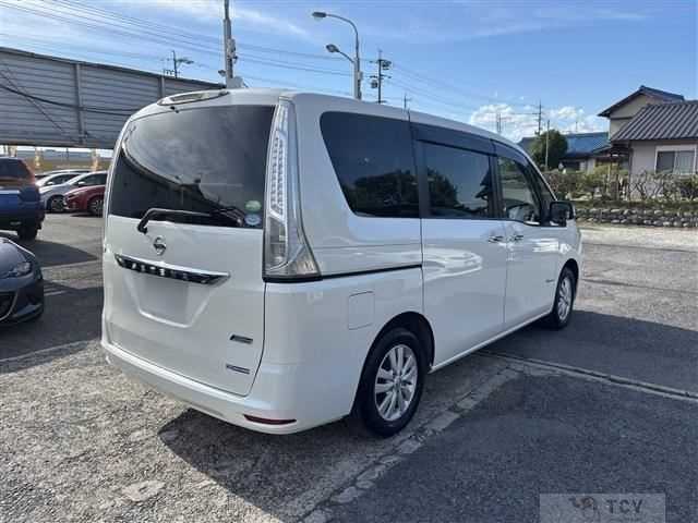 2013 Nissan Serena