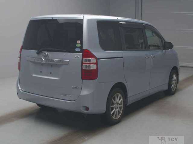 2012 Toyota Noah
