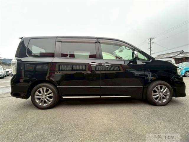 2012 Toyota Voxy