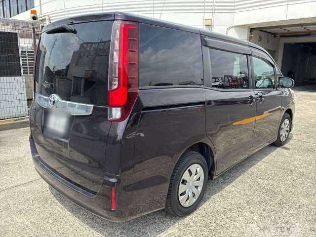 2014 Toyota Noah