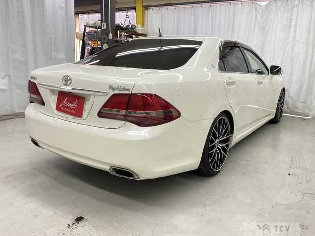 2009 Toyota Crown