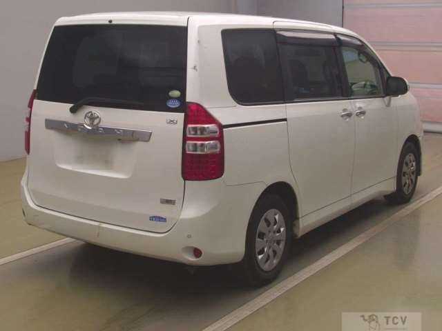 2011 Toyota Noah