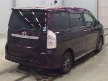 2013 Toyota Voxy