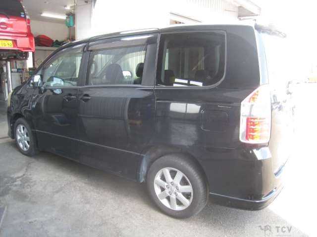 2009 Toyota Noah