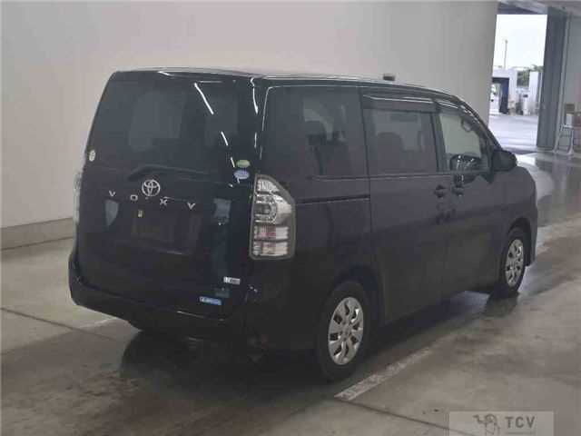 2013 Toyota Voxy