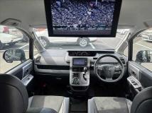 2013 Toyota Voxy