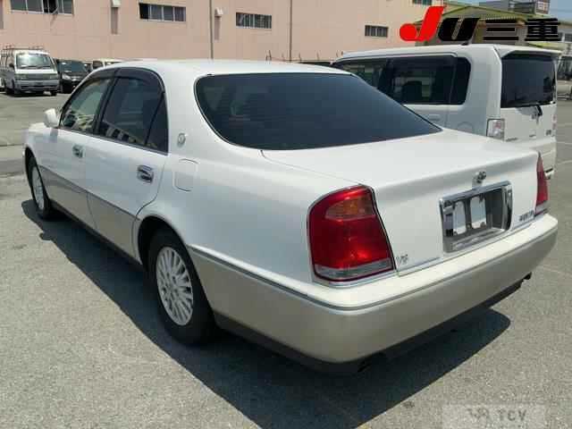 2001 Toyota Crown Majesta