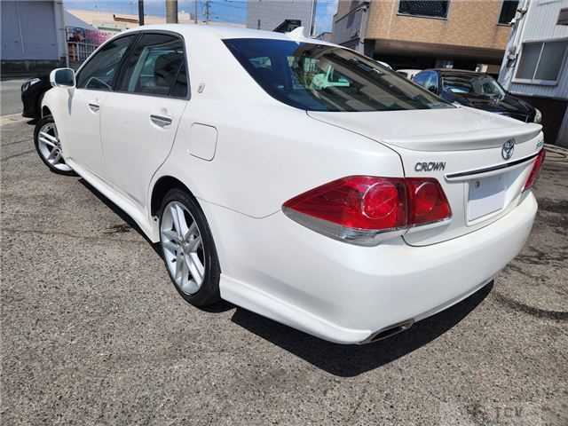 2012 Toyota Crown