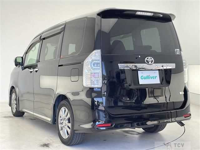 2013 Toyota Voxy