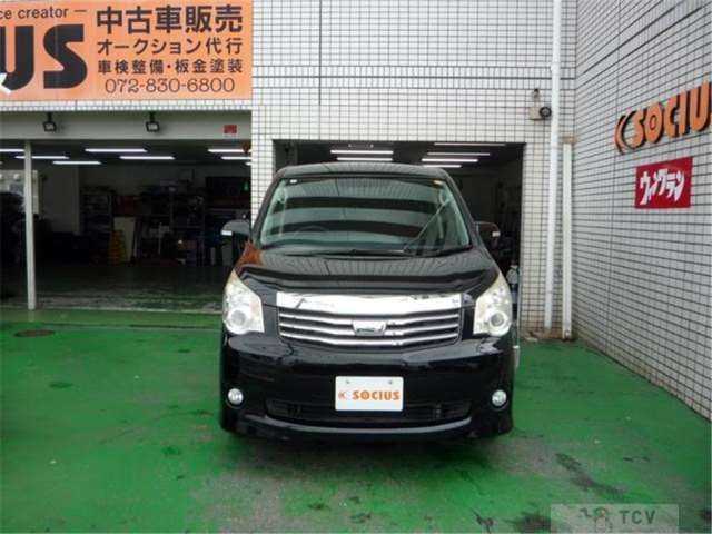 2012 Toyota Noah