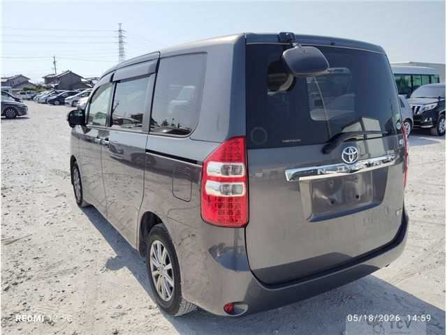 2013 Toyota Noah