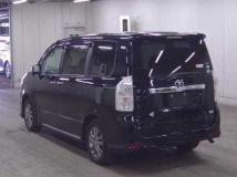2011 Toyota Voxy