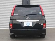 2011 Toyota Isis