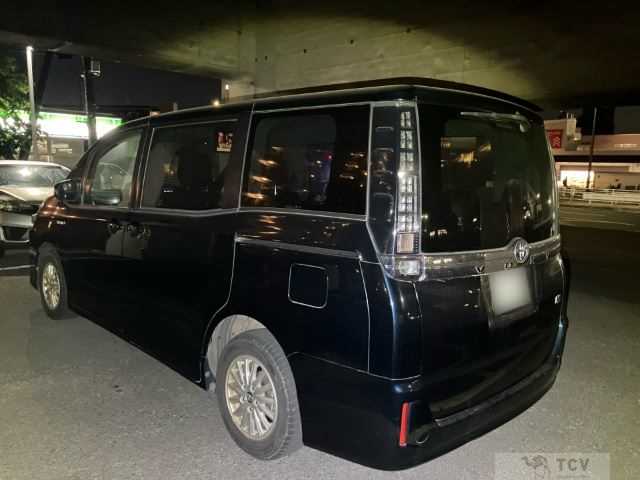 2014 Toyota Voxy