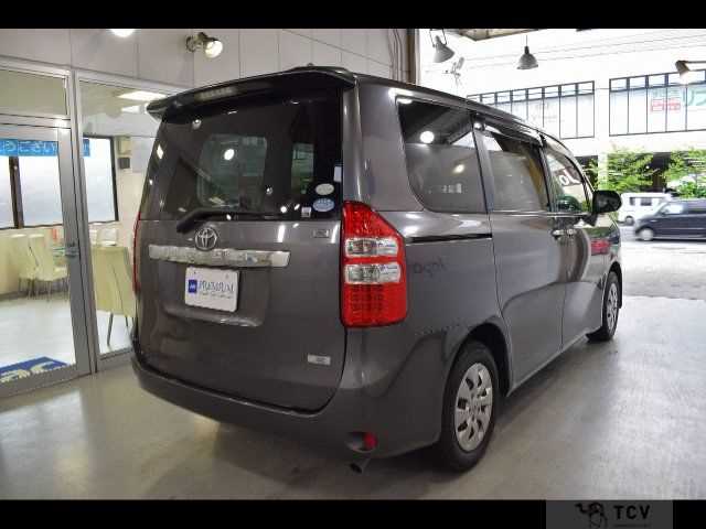 2011 Toyota Noah