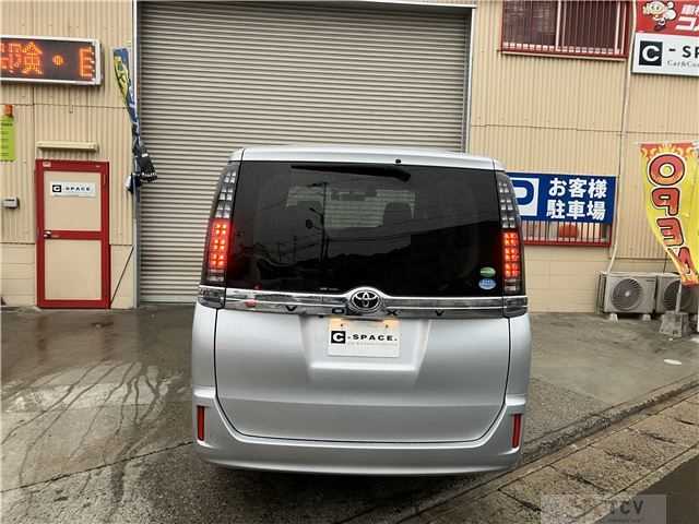 2014 Toyota Voxy