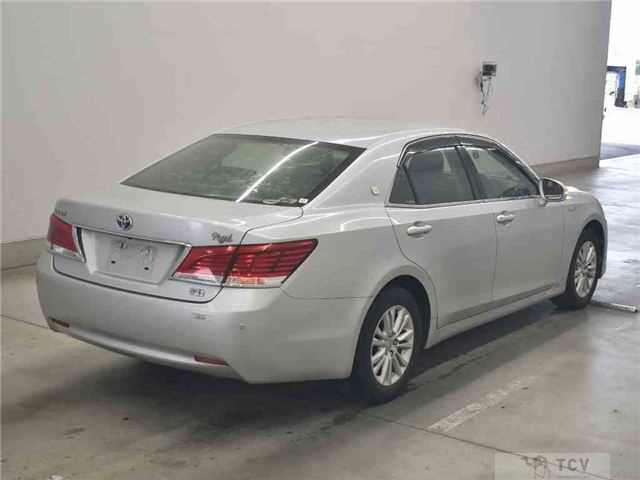 2014 Toyota Crown Hybrid