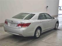 2014 Toyota Crown Hybrid