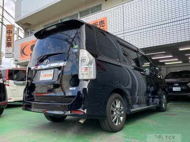 2013 Toyota Voxy